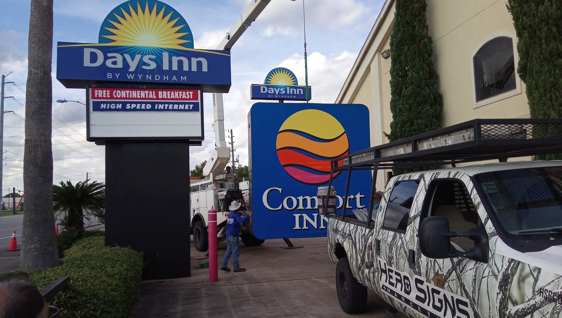Commercial sign removal and new sign installation in Texas